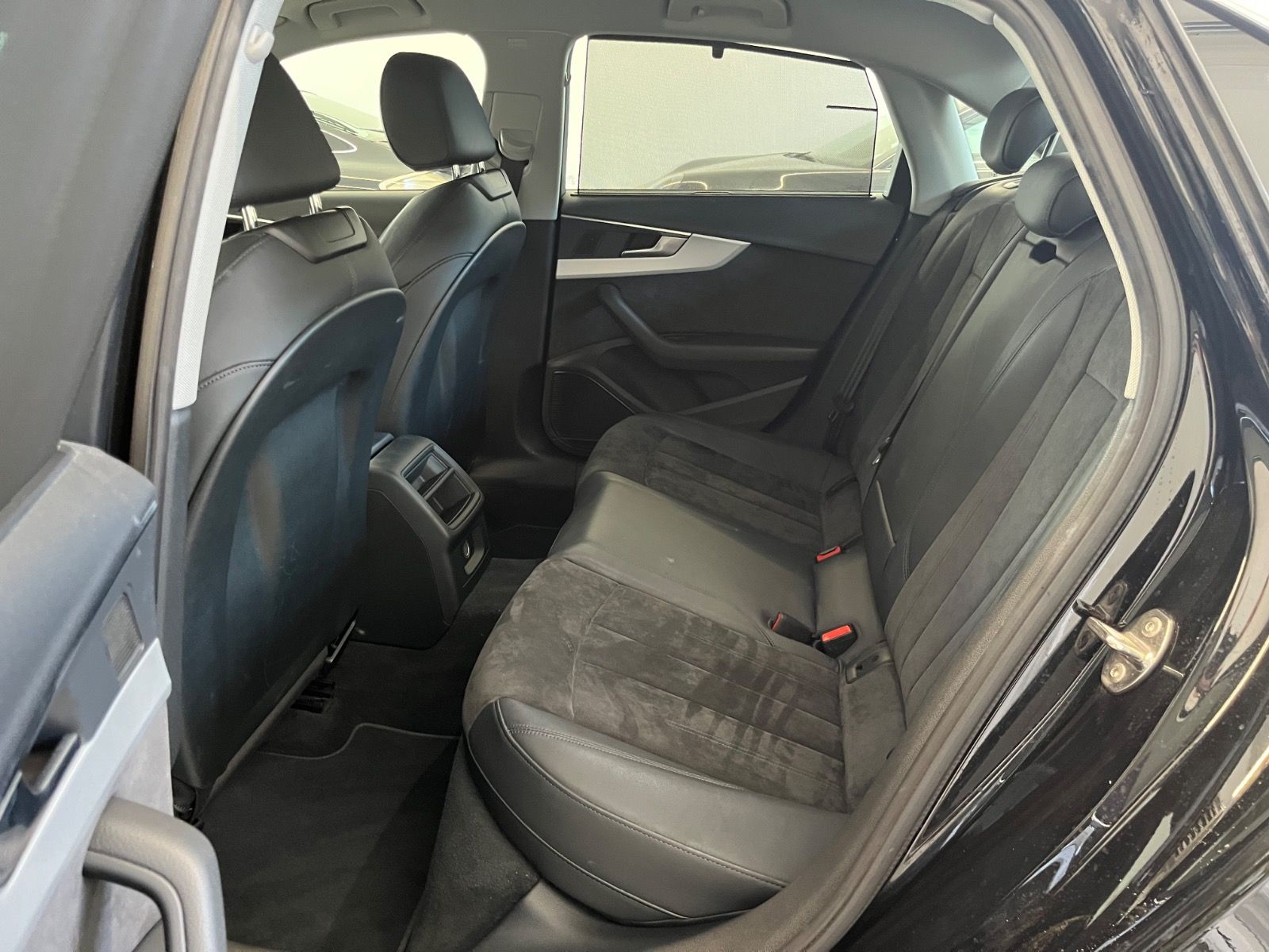 Audi A4 50 TDI quattro S-Line B&O*NAVI*LED*AHK*8-fach