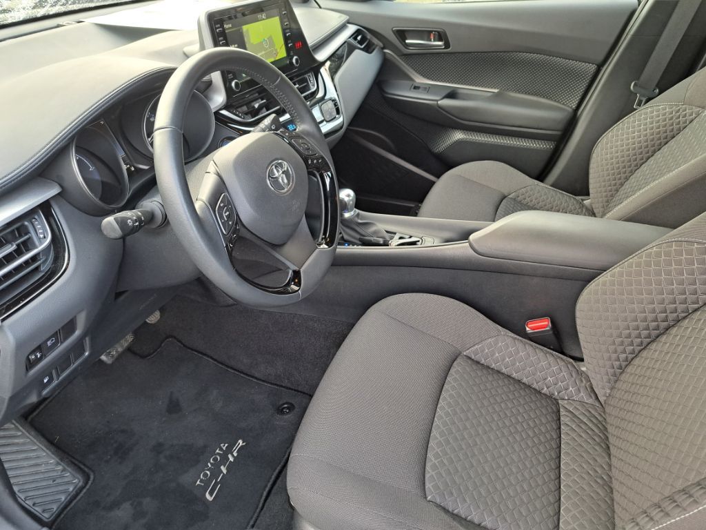 Toyota C-HR 1.8l Hybrid Business-Edition - Samsaru's Car Outlet