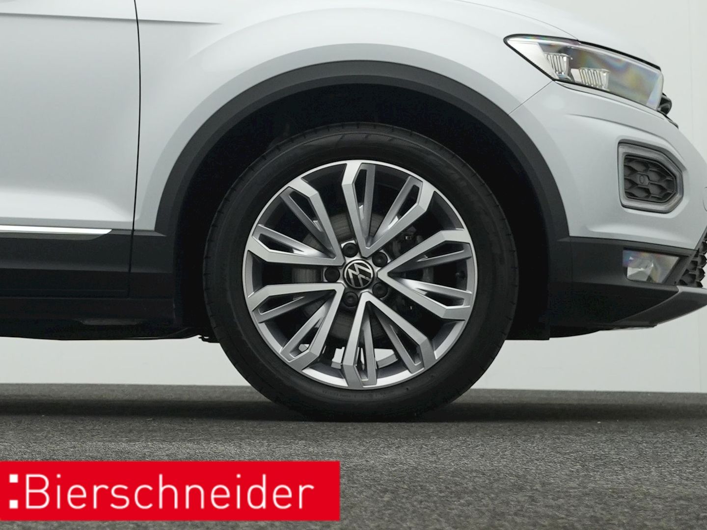 Volkswagen T-Roc 1.5 TSI Active - Samsaru's Car Outlet