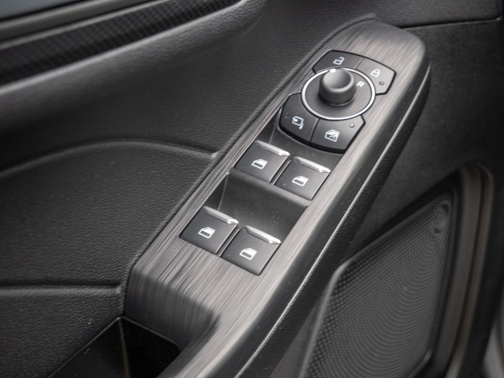 Ford KUGA ST-LINE X - Samsaru's Car Outlet