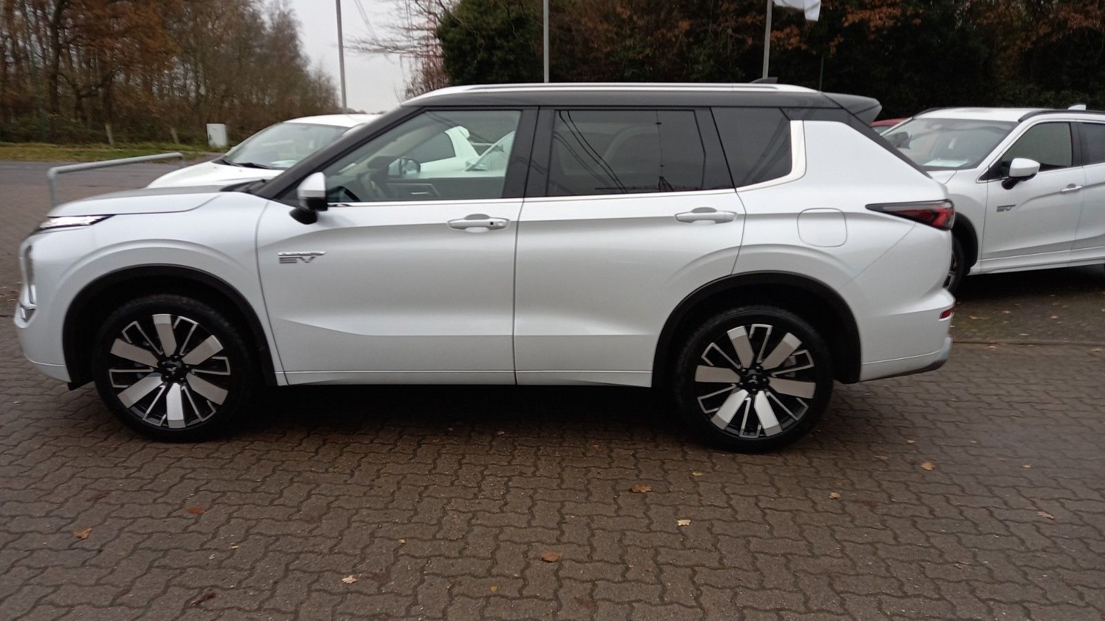 Mitsubishi Outlander PHEV Top