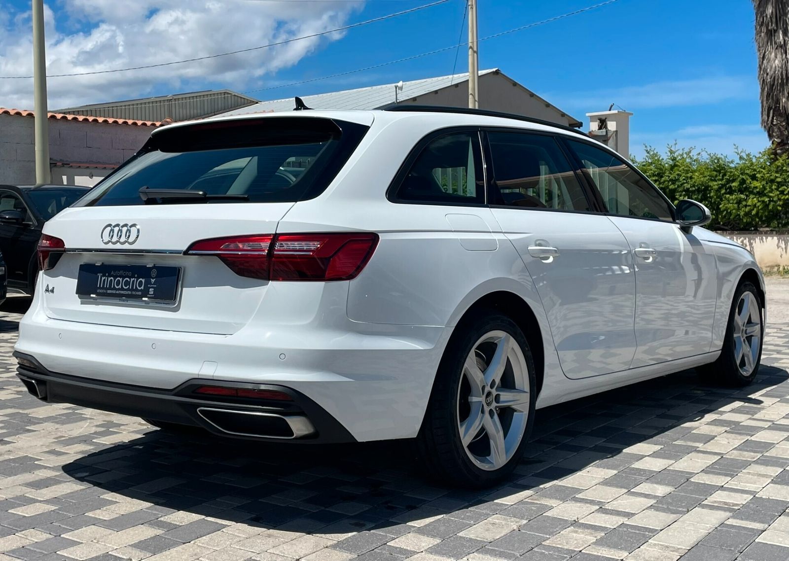 Audi A4 Avant Business 2.0 TDI s-tronic - Samsaru's Car Outlet