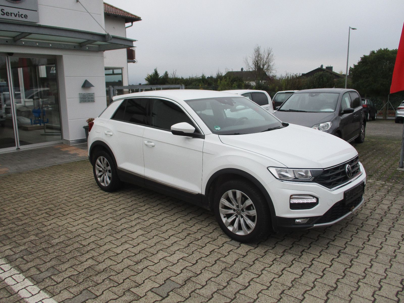 Volkswagen T-Roc Sport - Samsaru's Car Outlet