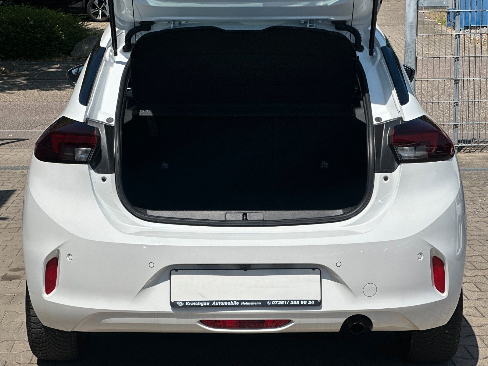 Opel Corsa 1.2 - Samsaru's Car Outlet