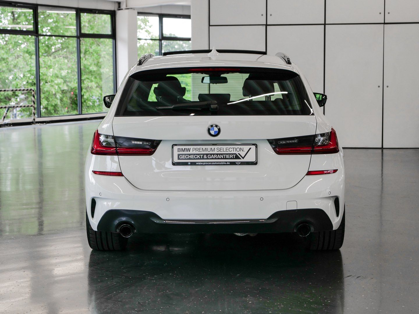 BMW 320d M-Sport Aut - Samsaru's Car Outlet