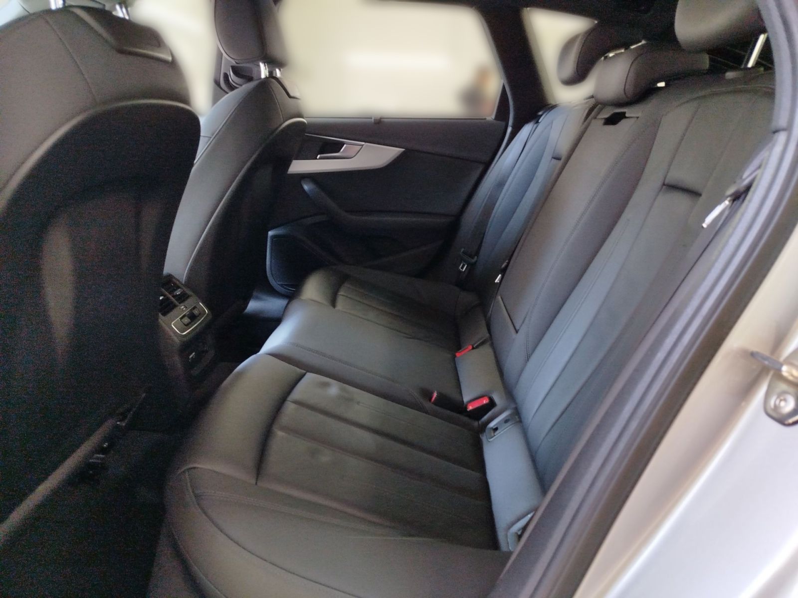Audi A4 Avant 40 TDI advanced S tronic - Samsaru's Car Outlet