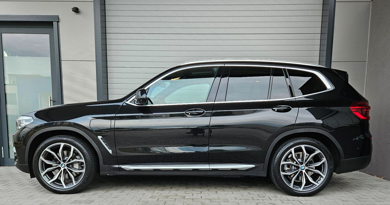 BMW X3 xDrive30e M SPORT - Samsaru's Car Outlet
