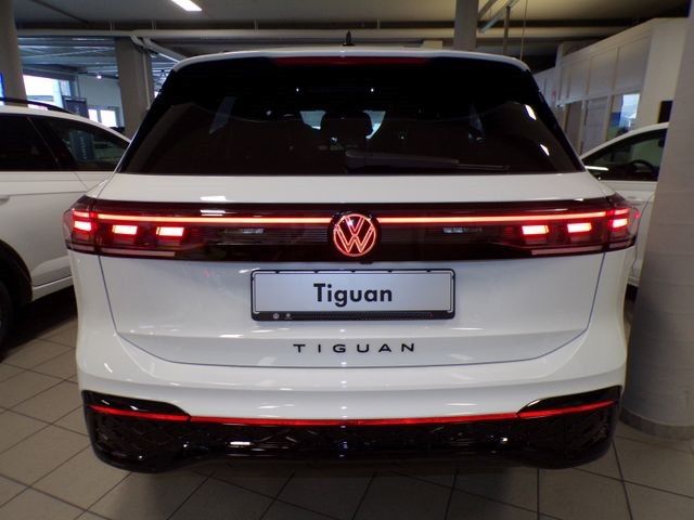 Volkswagen Tiguan TDI R-Line AHK 20Z Area Black Leder Pano