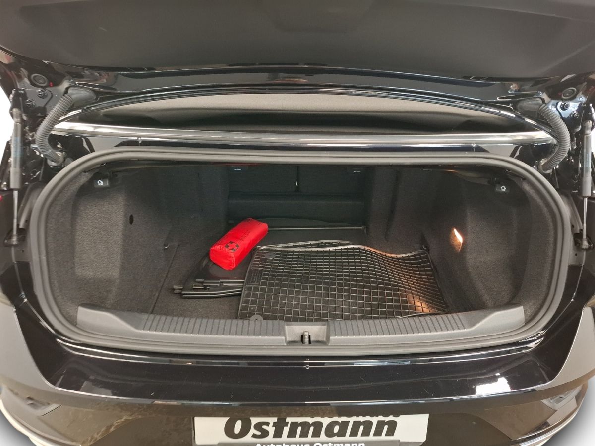 Volkswagen T-Roc R-Line - Samsaru's Car Outlet