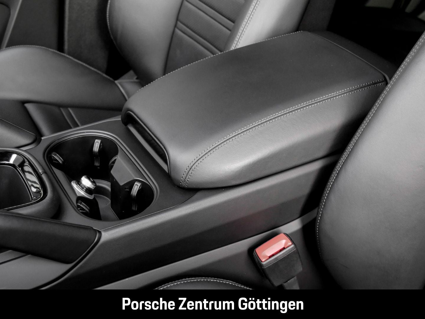 Porsche Cayenne Coupe BOSE Luftfederung Panoramadach LED