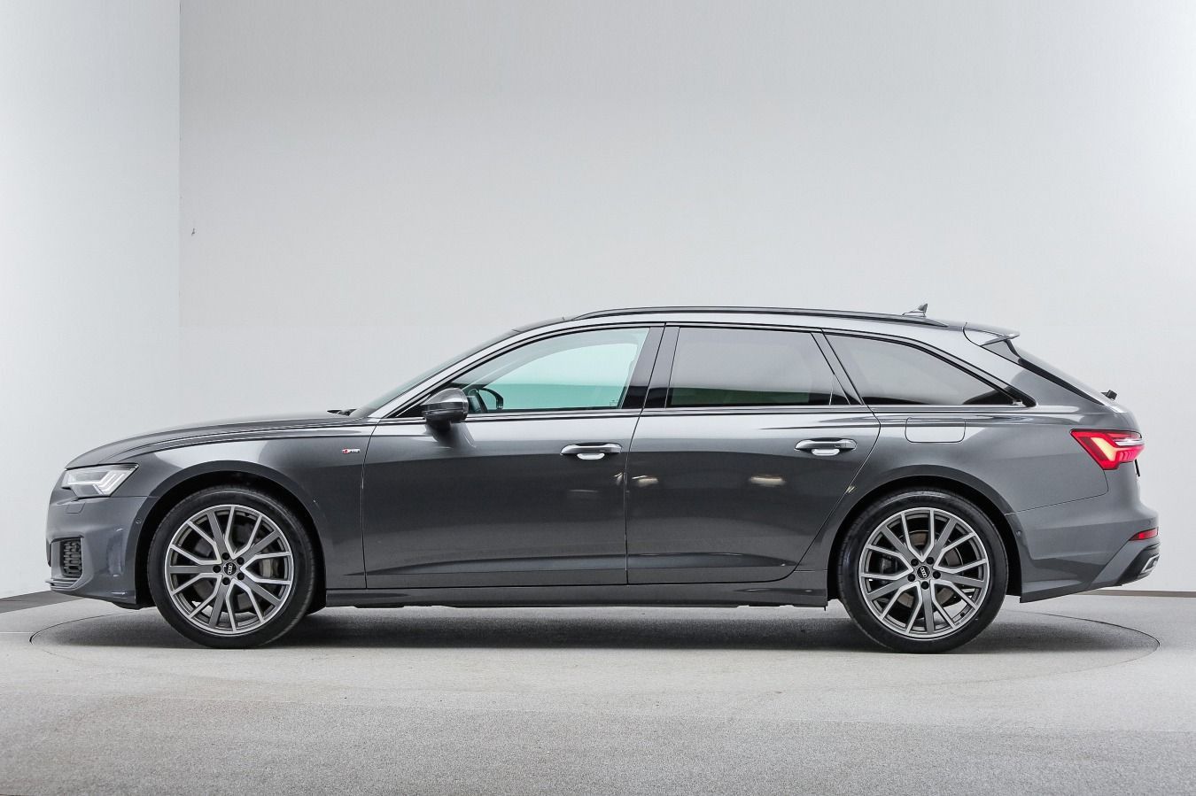 Audi A6 Avant 50 TFSI e qu S line - Samsaru's Car Outlet