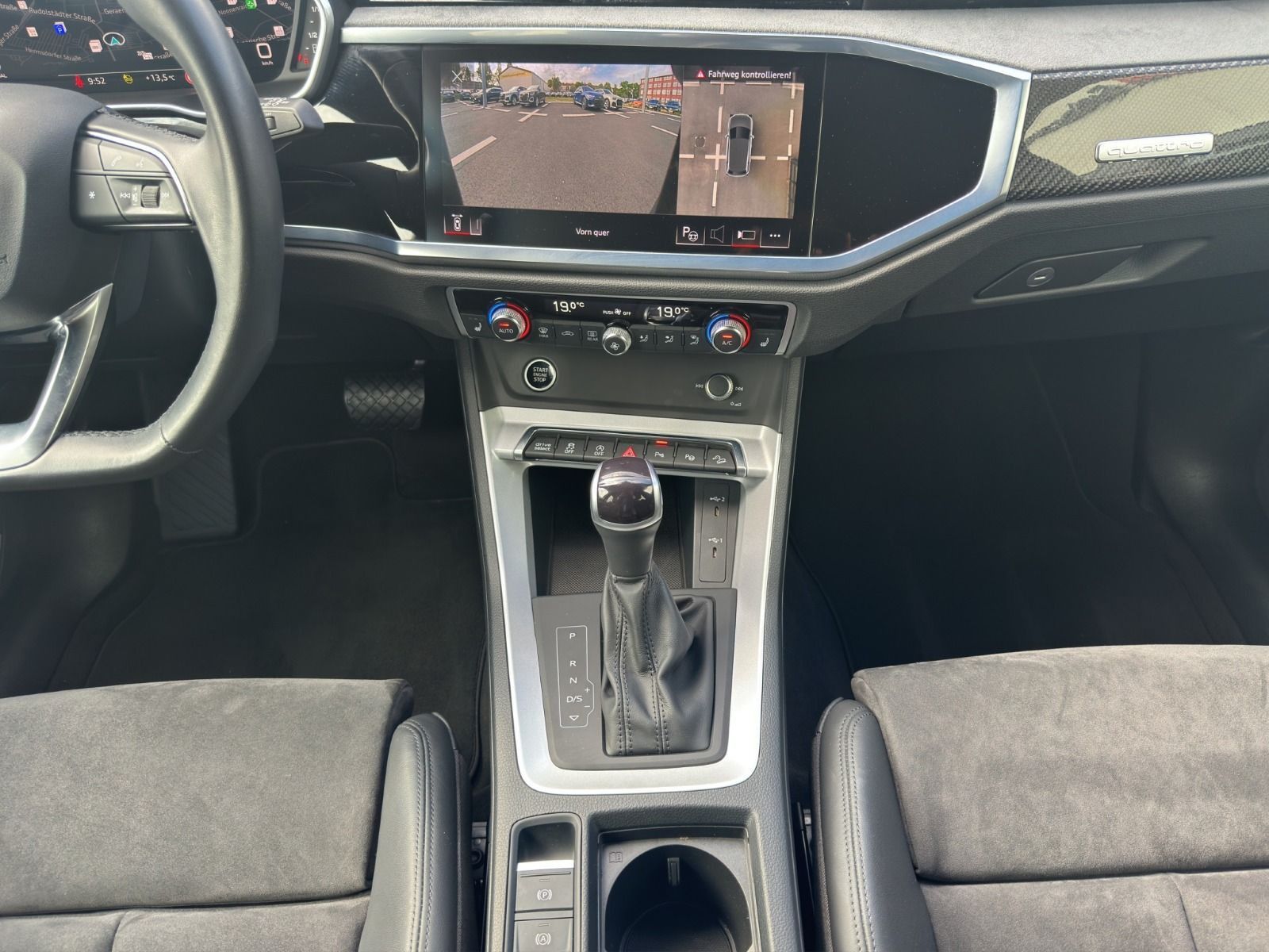 Audi Q3 40 TFSI quattro S line - Samsaru's Car Outlet