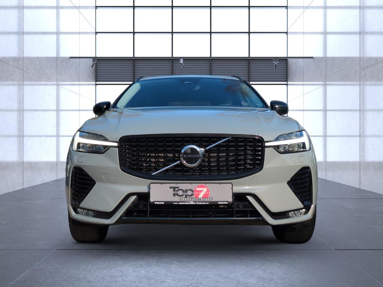 Volvo XC60 B4 (Diesel) Plus Dark 2WD Automatik Navi