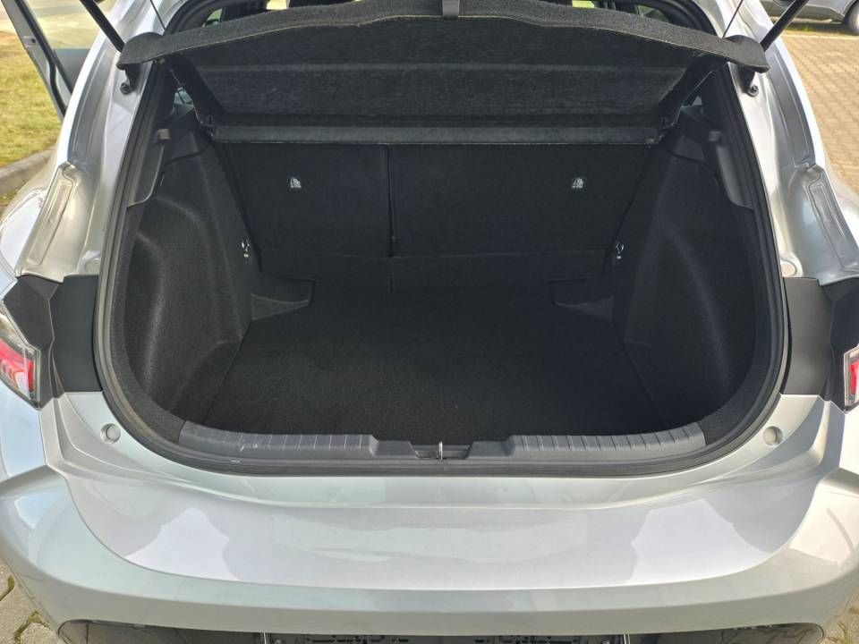 Toyota Corolla HSD 1.8 l Active - Samsaru's Car Outlet