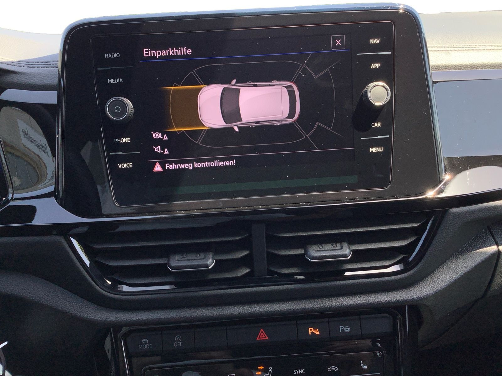 Volkswagen T-Roc 1.5 TSI DSG R-Line - Samsaru's Car Outlet