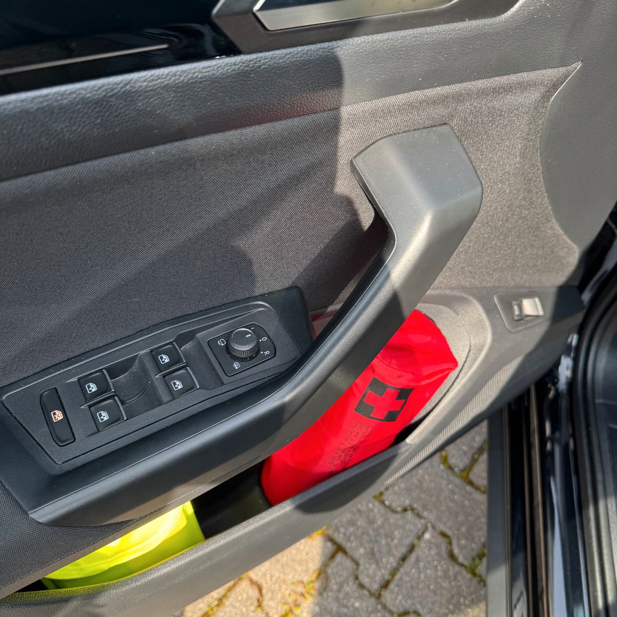 Volkswagen T-Roc 1.5 TSI - Samsaru's Car Outlet