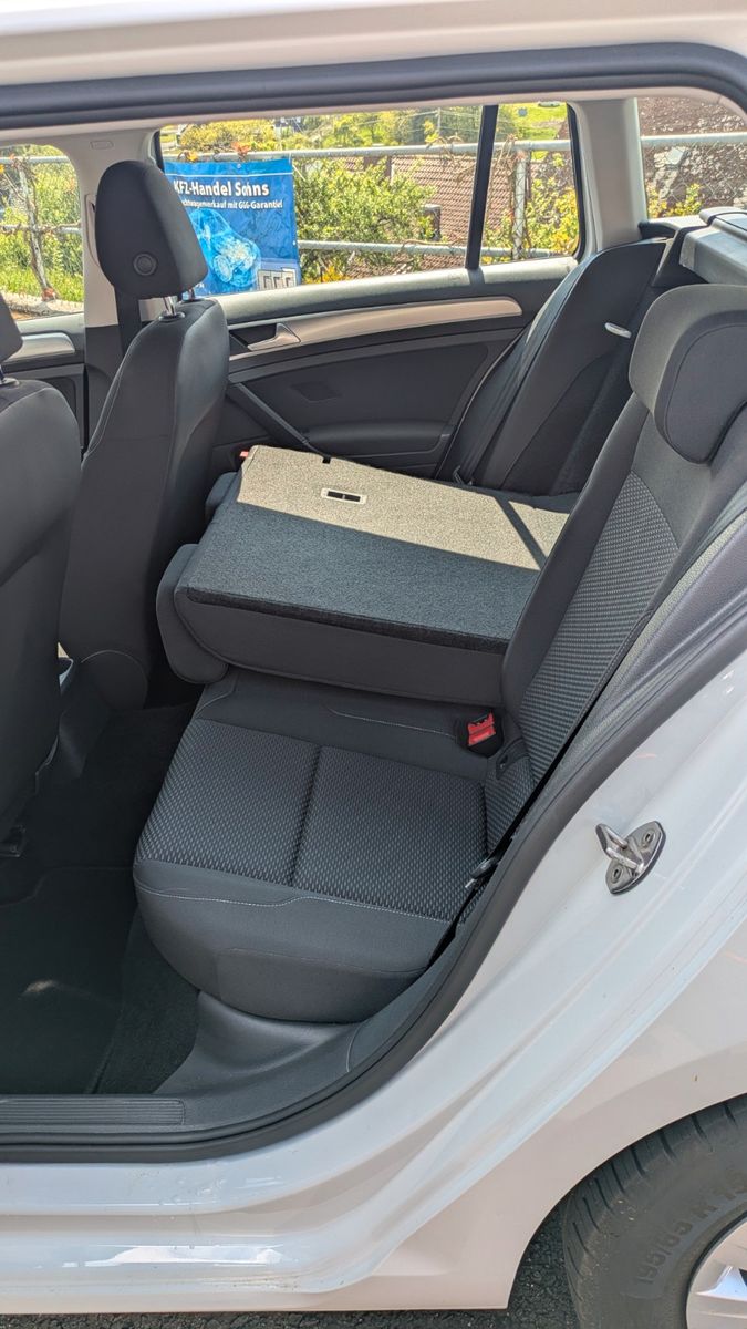 Volkswagen Golf VII Variant Trendline - Samsaru's Car Outlet