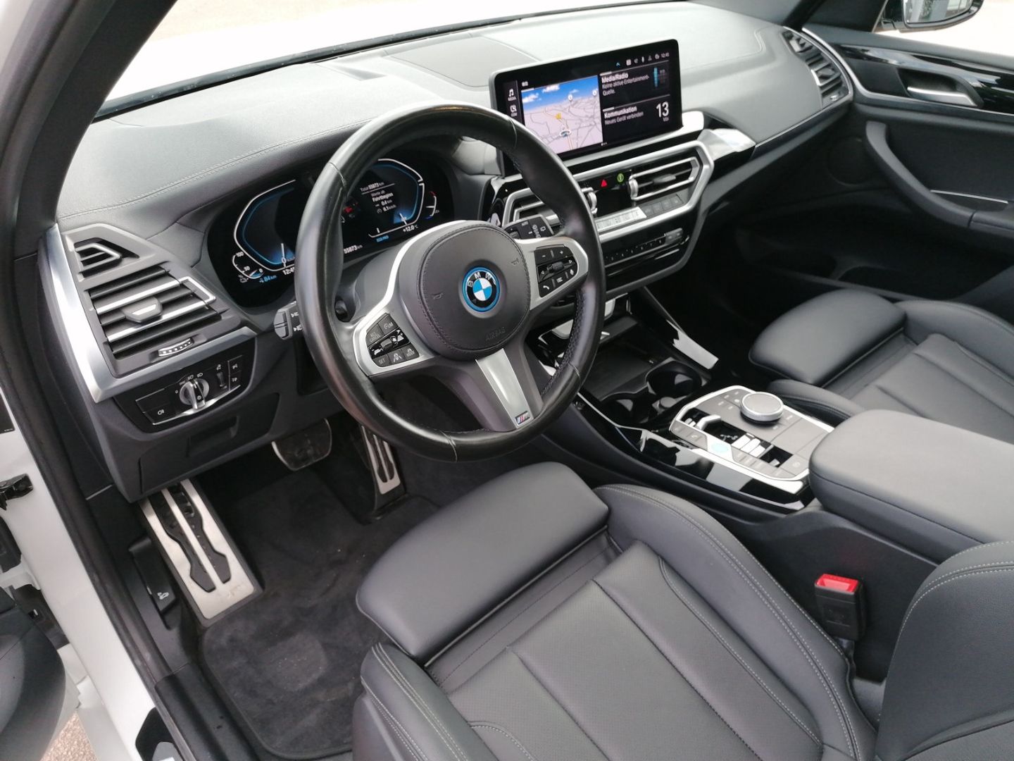 BMW iX3 Inspiring M SPORT AHK Alarm SHZ Park Assiste