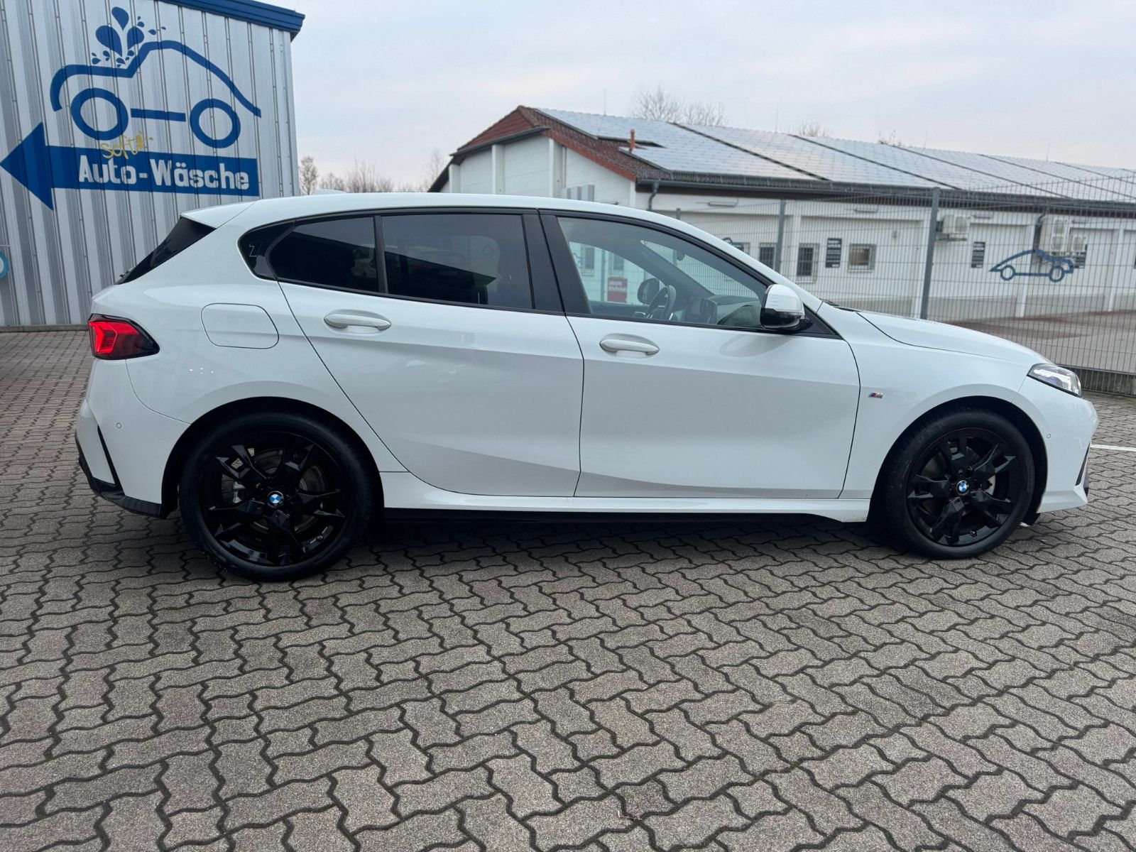 BMW 120i | M-PAKET | AUT | LED | HEAD-UP | DRIVING +