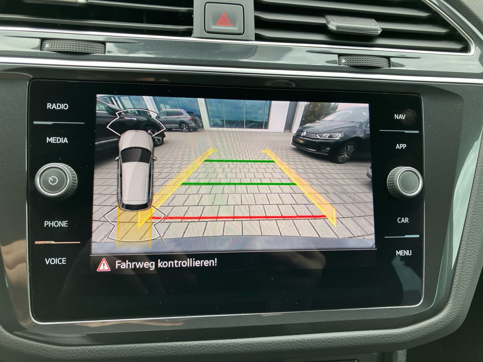 Volkswagen Tiguan 2.0TDI Life DSG 4M Navi LED AHK