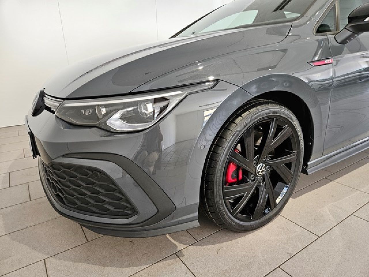 Volkswagen Golf 2.0 TSI GTI DSG BlackStyle - Samsaru's Car Outlet