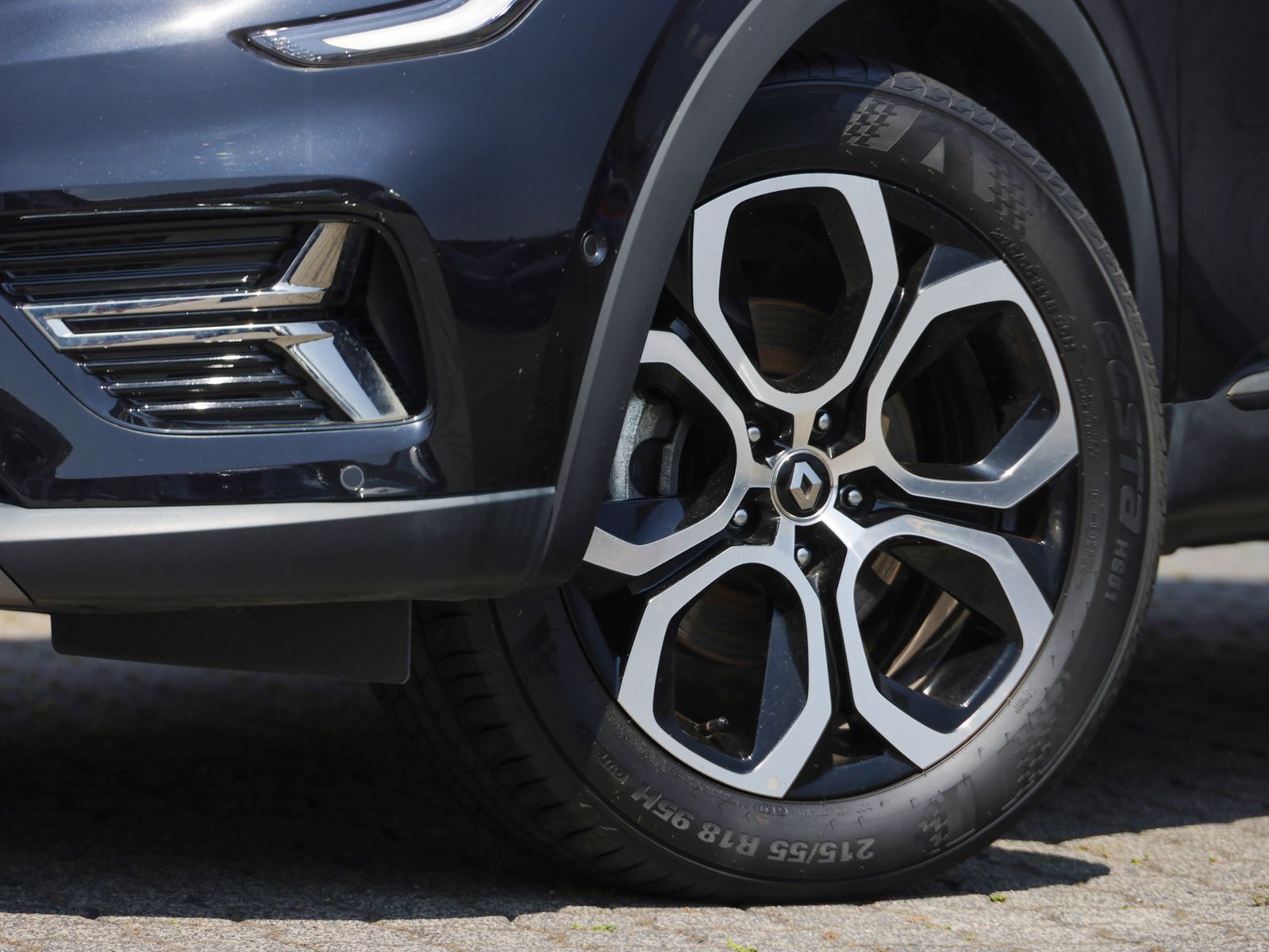 Renault Arkana Techno E-Tech+Full Hybrid 145 - Samsaru's Car Outlet