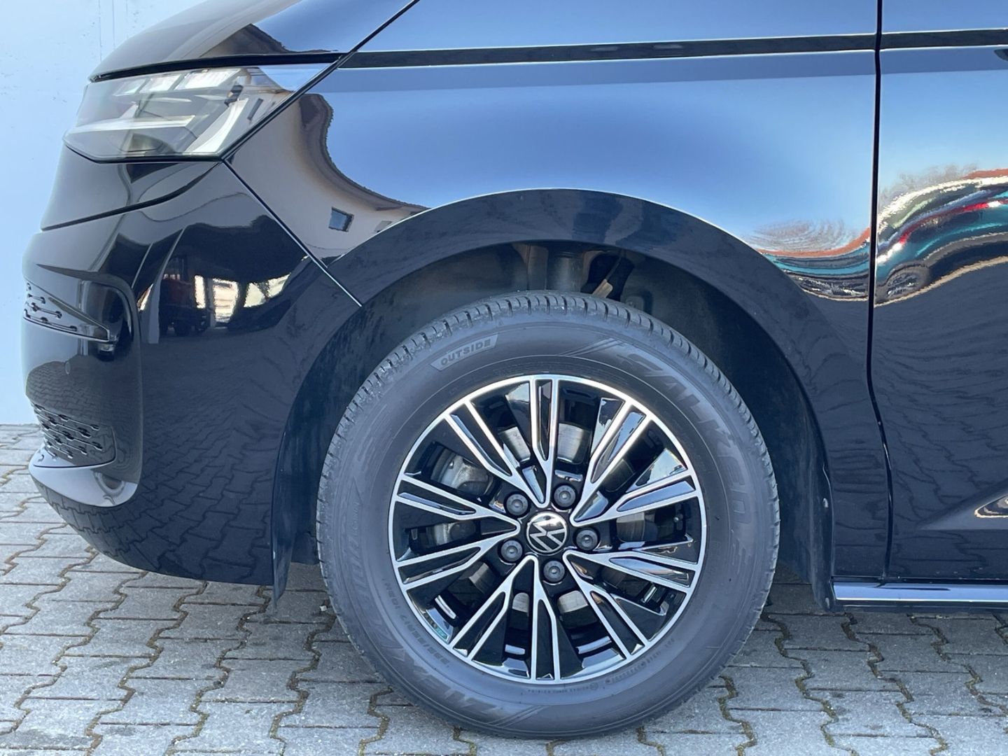 Volkswagen T7 Multivan 2.0 TDI DSG - Samsaru's Car Outlet