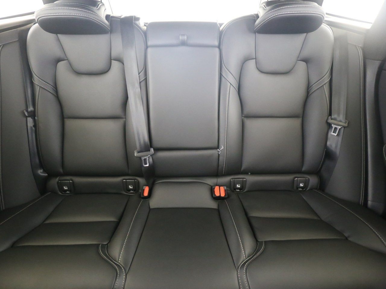 Volvo XC60 T6 AWD Black Edition Ultra AHK LUFT MASSAGE