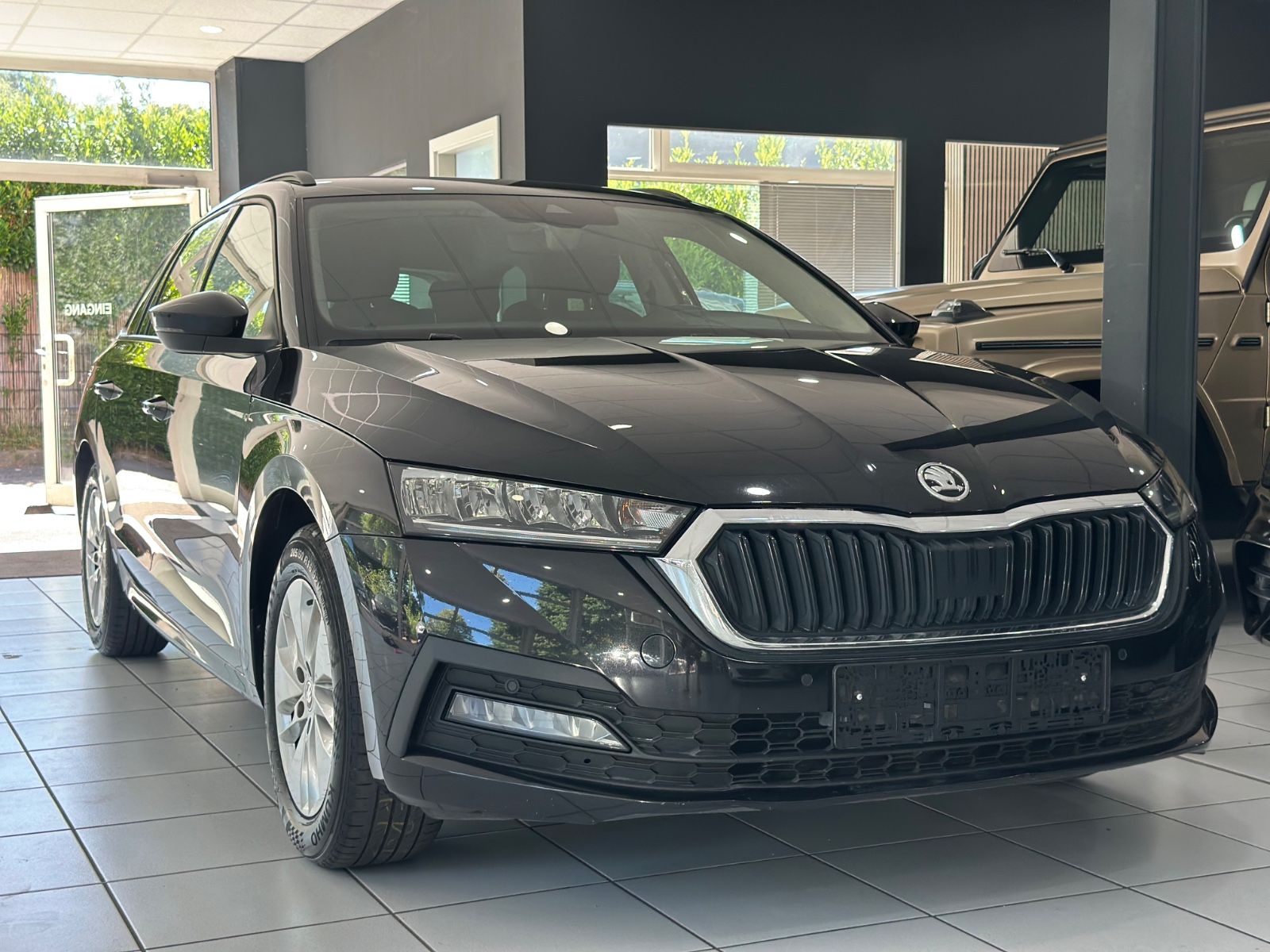 Skoda Octavia Combi Ambition - Samsaru's Car Outlet