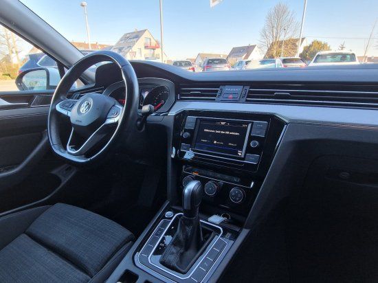 Volkswagen Passat Variant 1.6 TDI Business - Samsaru's Car Outlet