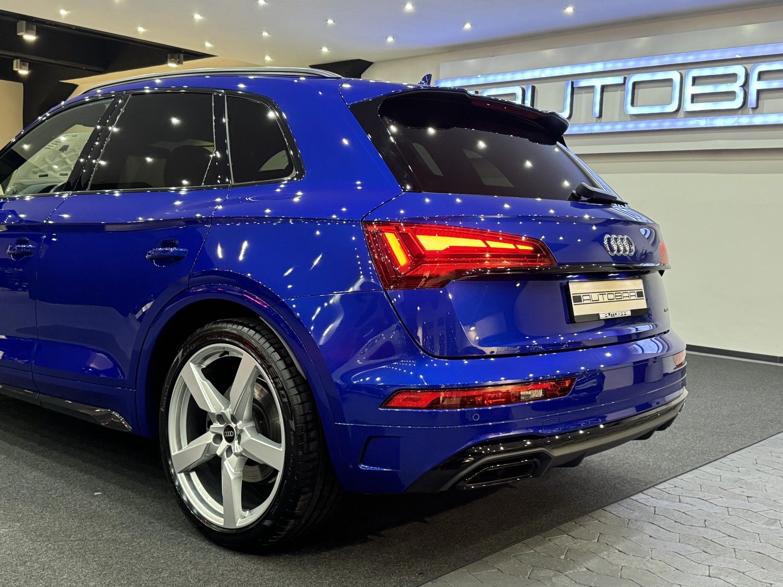 Audi Q5 40 TDI quattro S line - Samsaru's Car Outlet