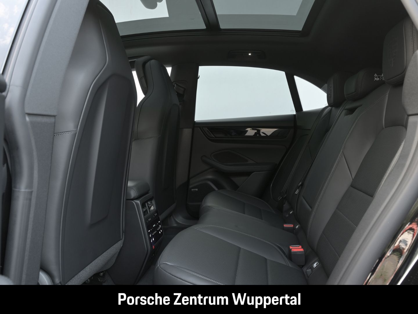 Porsche Macan 4 BOSE Luftfederung Panoramadach InnoDrive