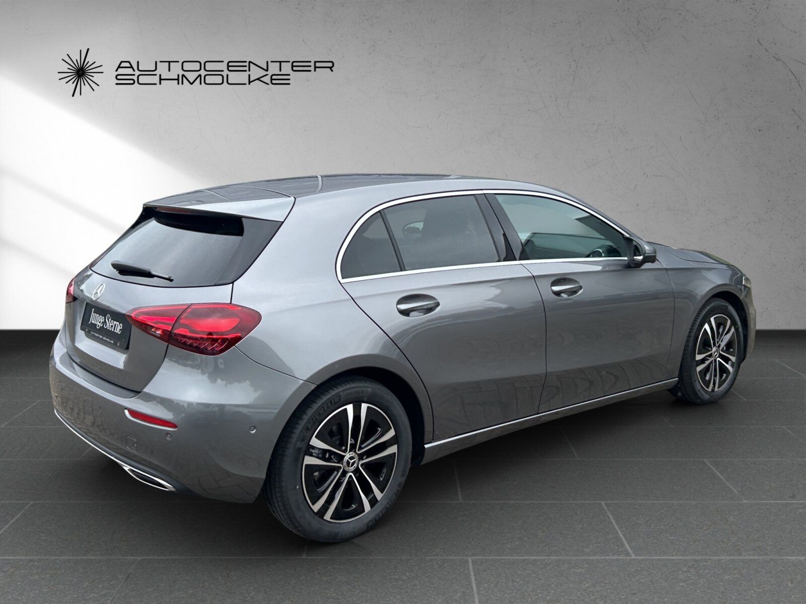 Mercedes-Benz A 180 - Samsaru's Car Outlet
