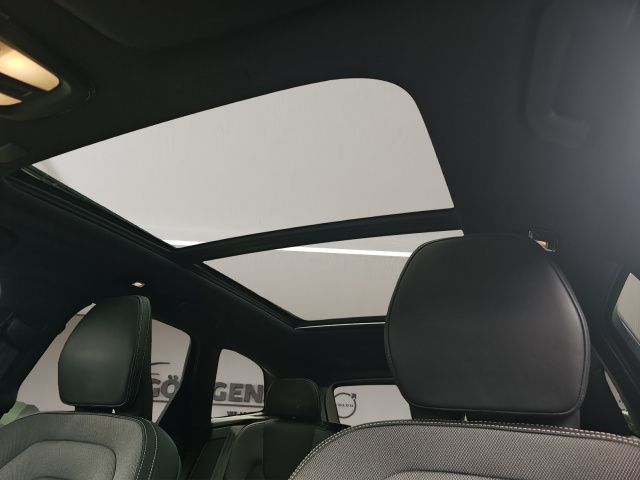 Volvo XC60 B5 AWD Ultimate Dark - Samsaru's Car Outlet