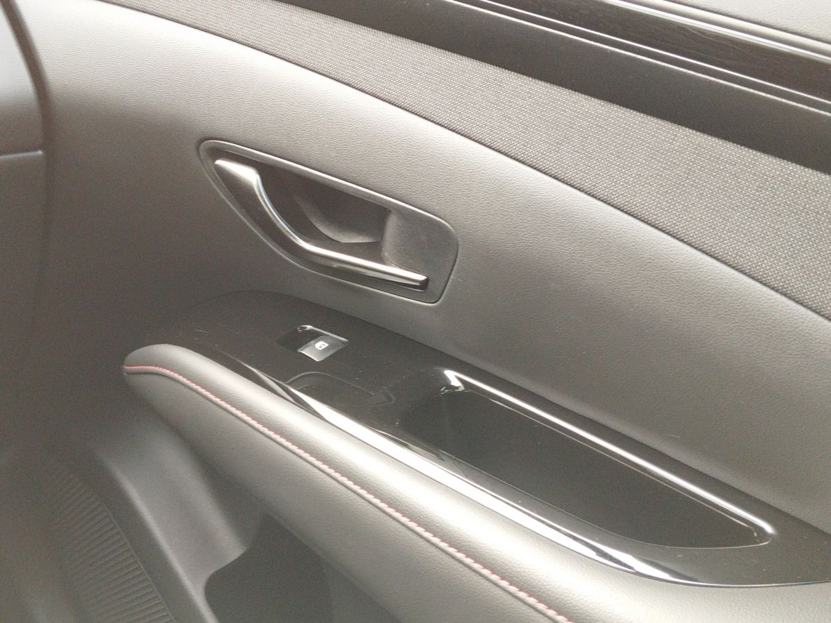 Hyundai TUCSON 1.6 T-GDi PHEV N-Line - Samsaru's Car Outlet