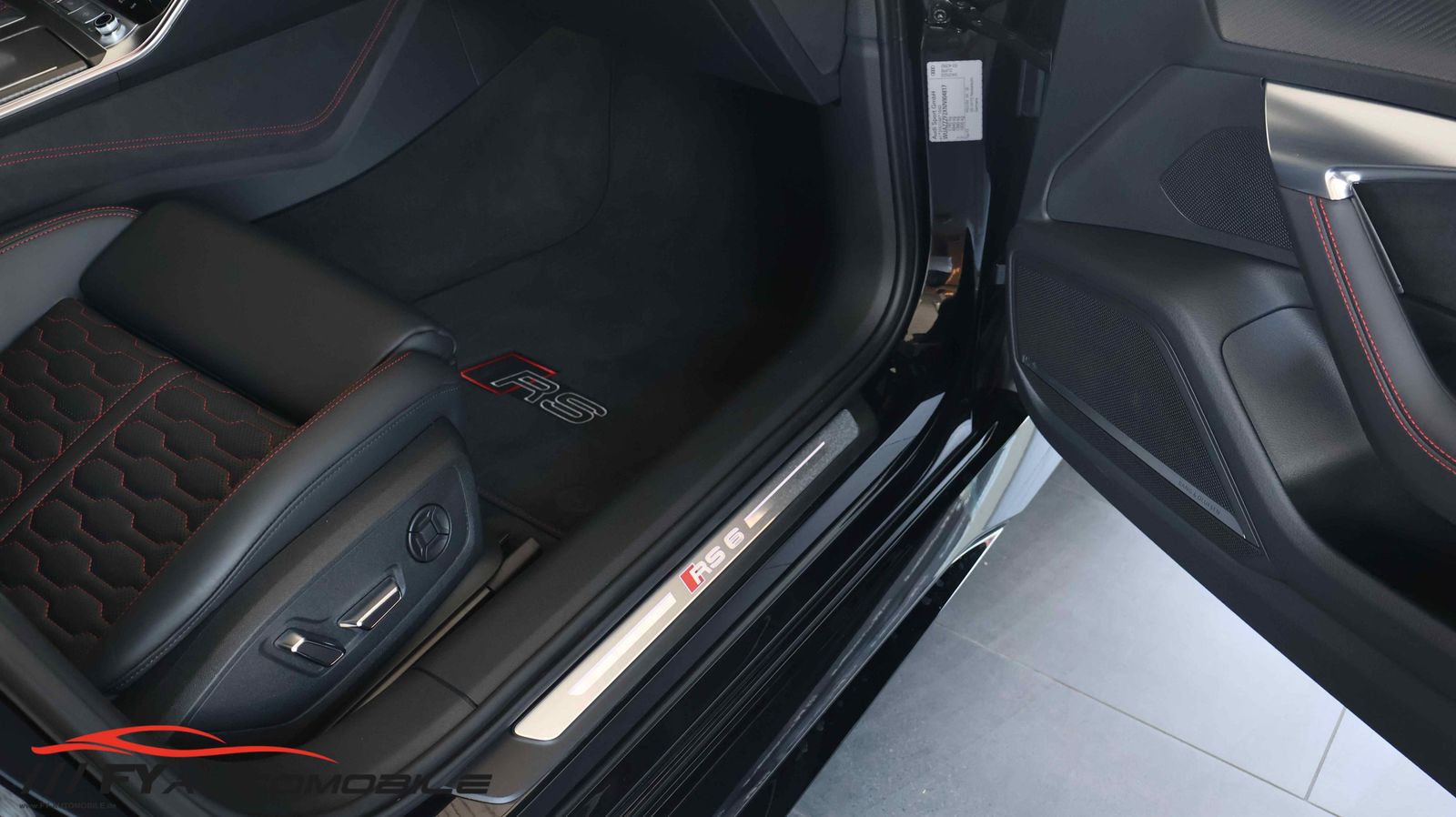 Audi RS6 4.0 TFSI quattro Keramic* Pano* AHK* Carbon