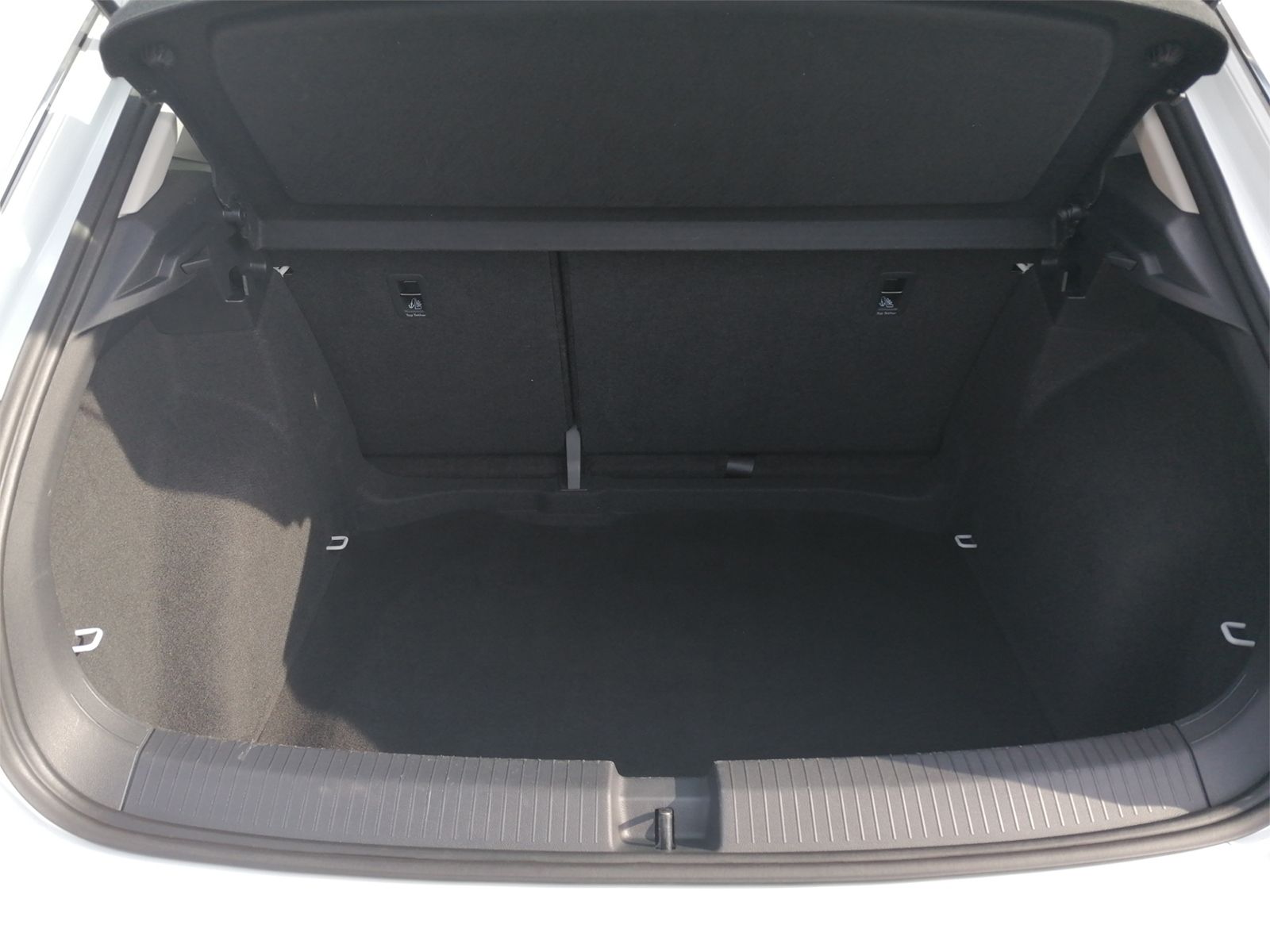 Volkswagen T-Roc 1.0 TSI - Samsaru's Car Outlet