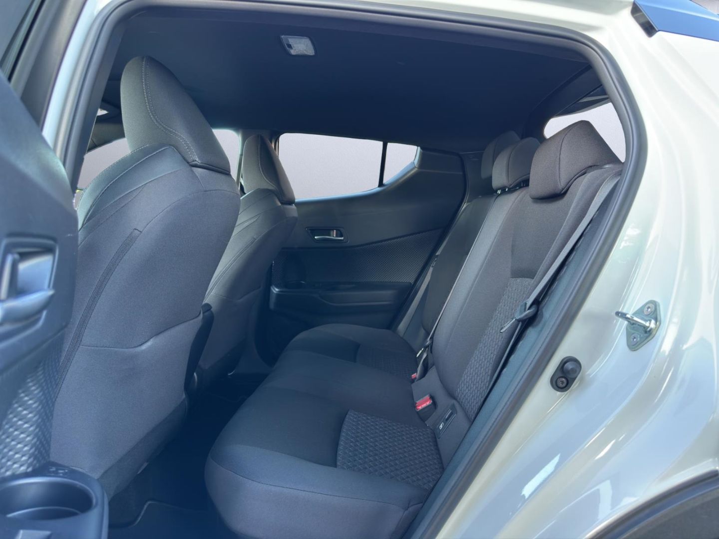 Toyota C-HR Hybrid - Samsaru's Car Outlet