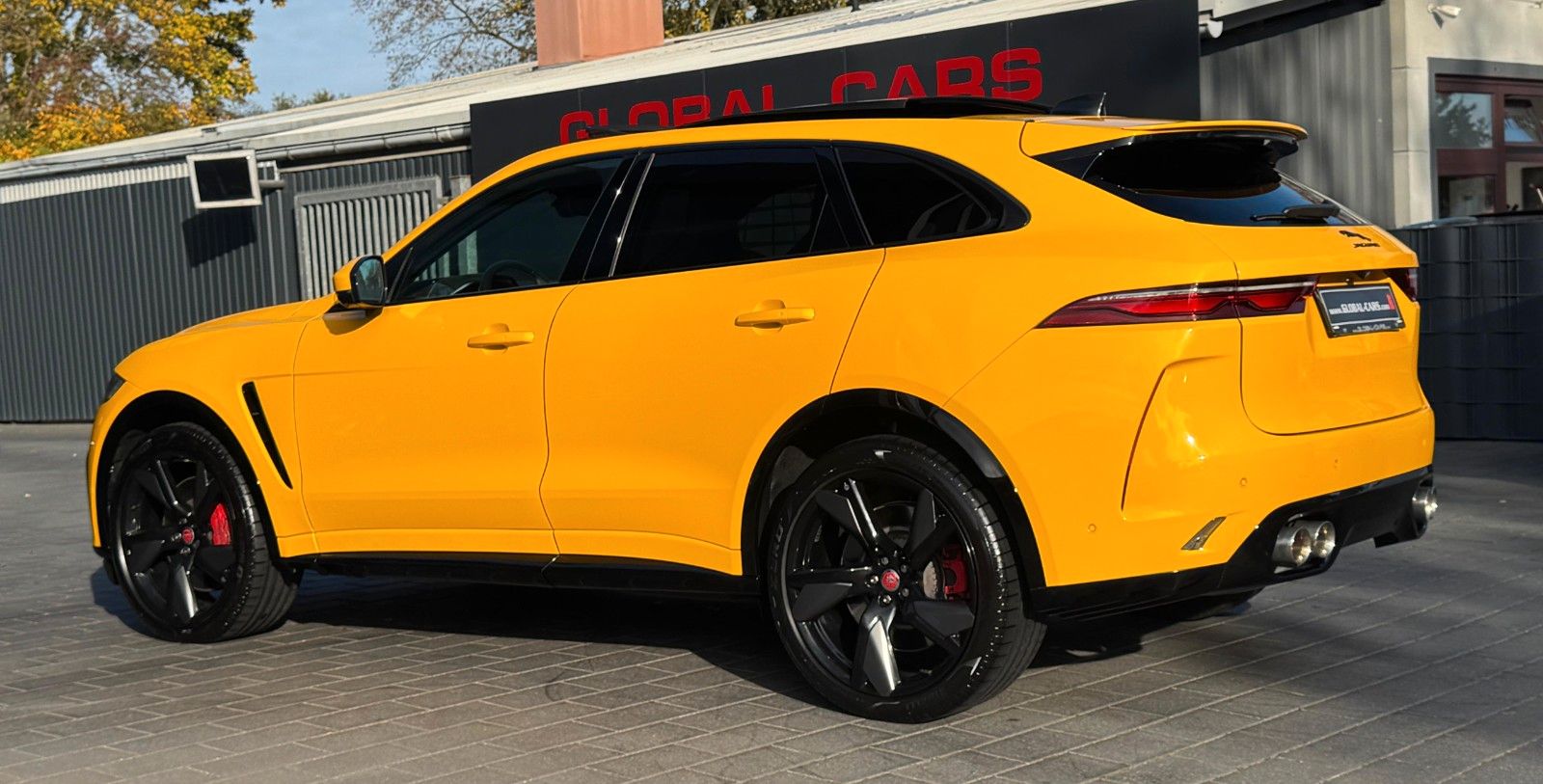 Jaguar F-PACE P550 SVR AWD*PANO*HUD*22"ALU*ACC*