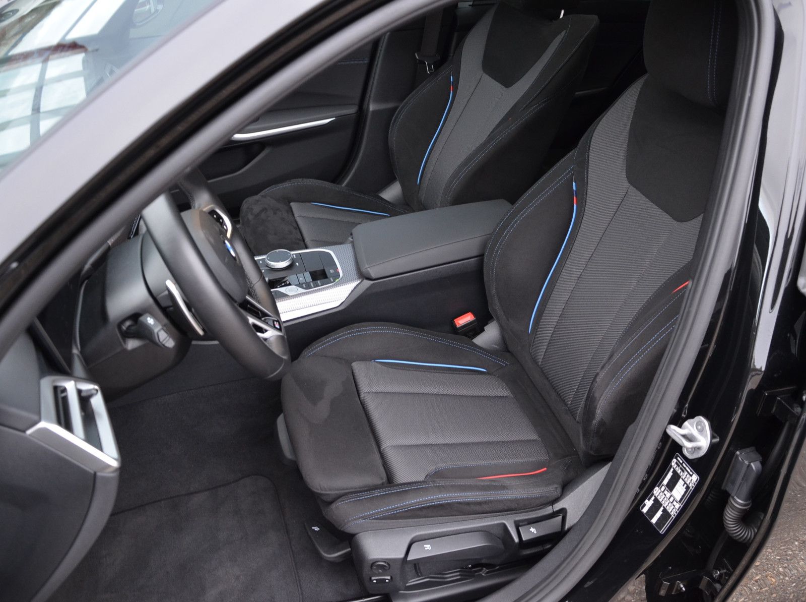 BMW 320d Tour/M Sportpaket/360Kamera/Gl.Dach/Head-Up