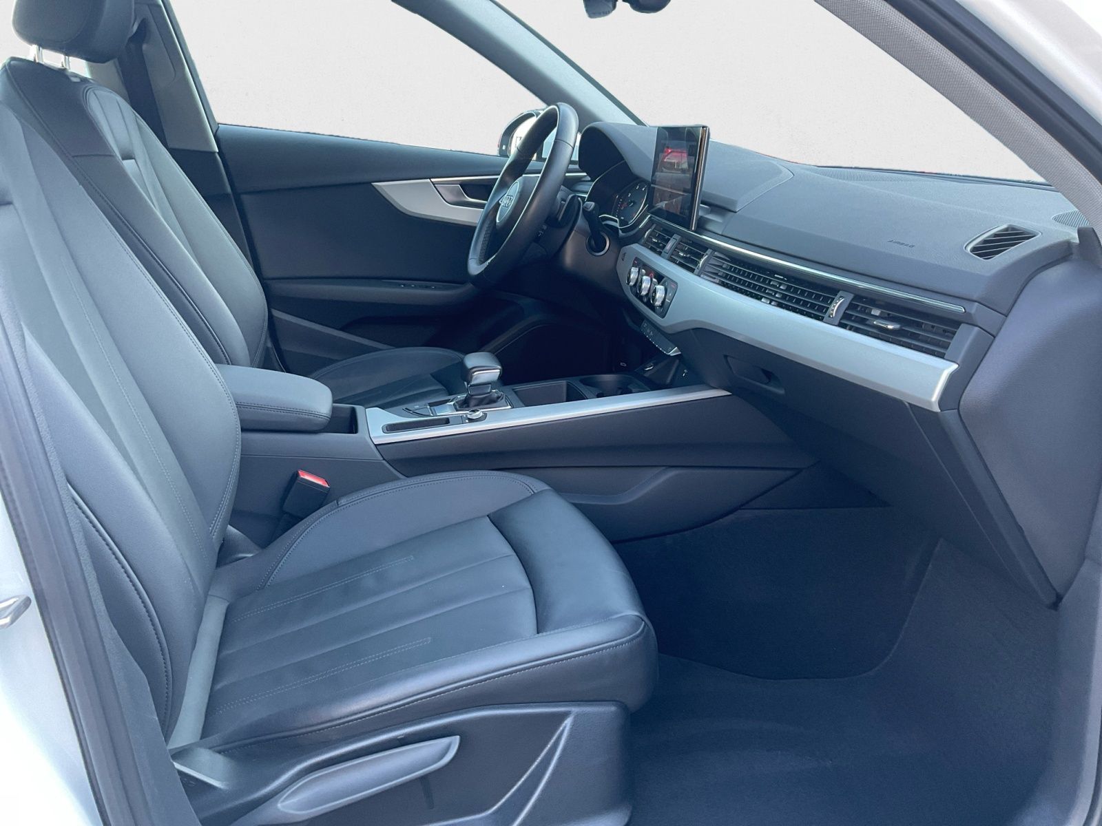 Audi A4 Avant 40 TDI S tronic Business - Samsaru's Car Outlet