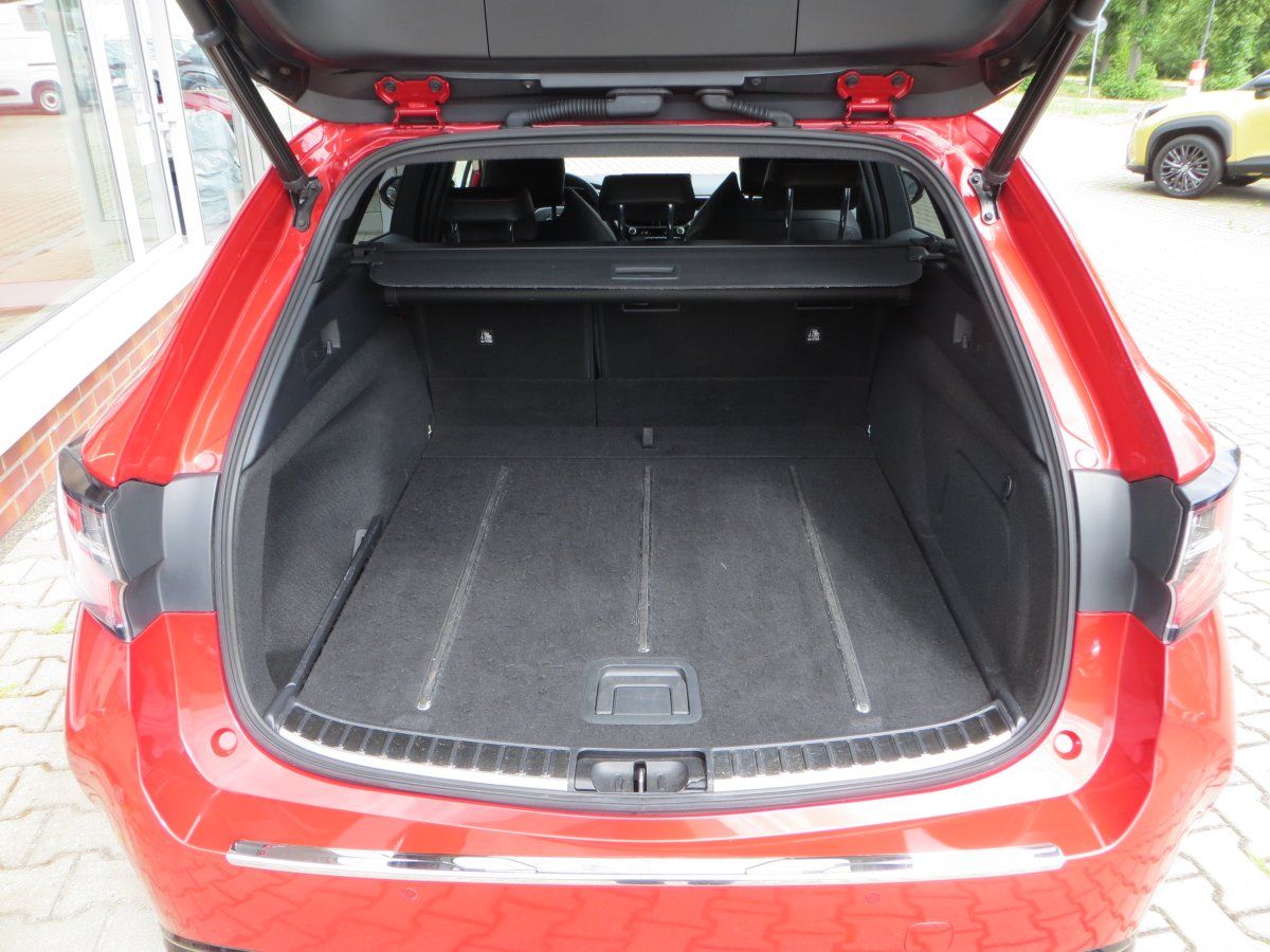 Toyota Corolla 2.0 Hybrid Lounge - Samsaru's Car Outlet