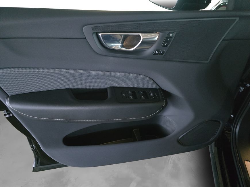 Volvo XC60 T8 AWD Recharge Geartronic R-Design