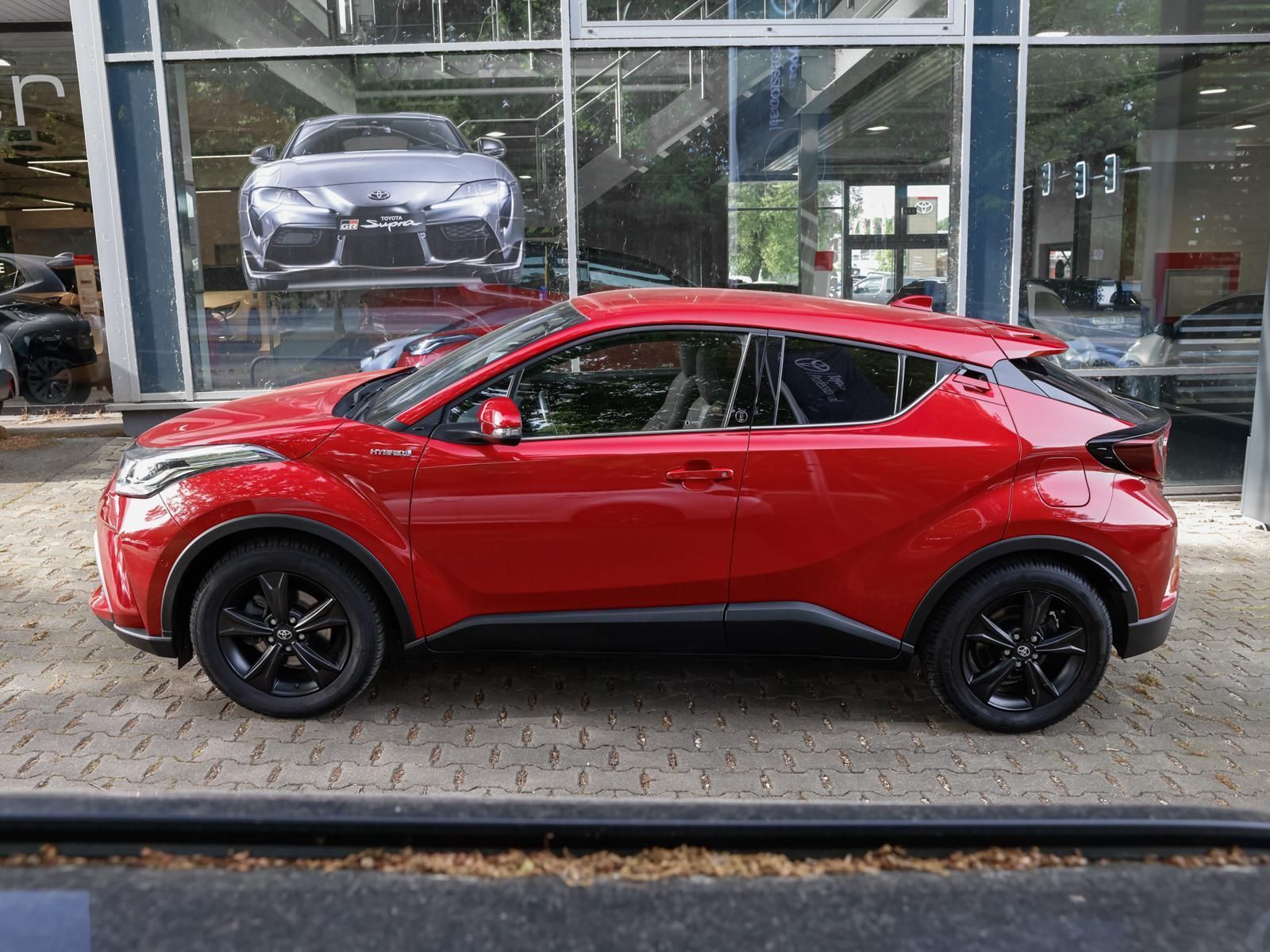 Toyota C-HR 2.0 HYBRID - Samsaru's Car Outlet