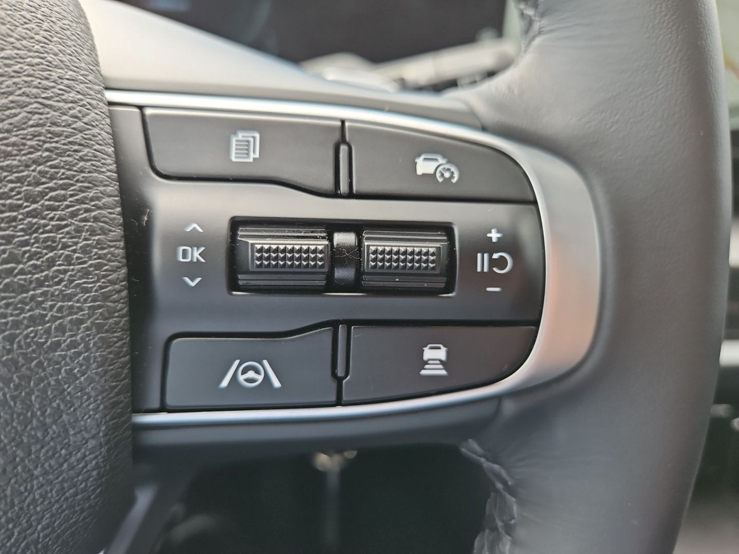 Kia Sportage 1.6T PHEV DCT AWD Vision - Samsaru's Car Outlet