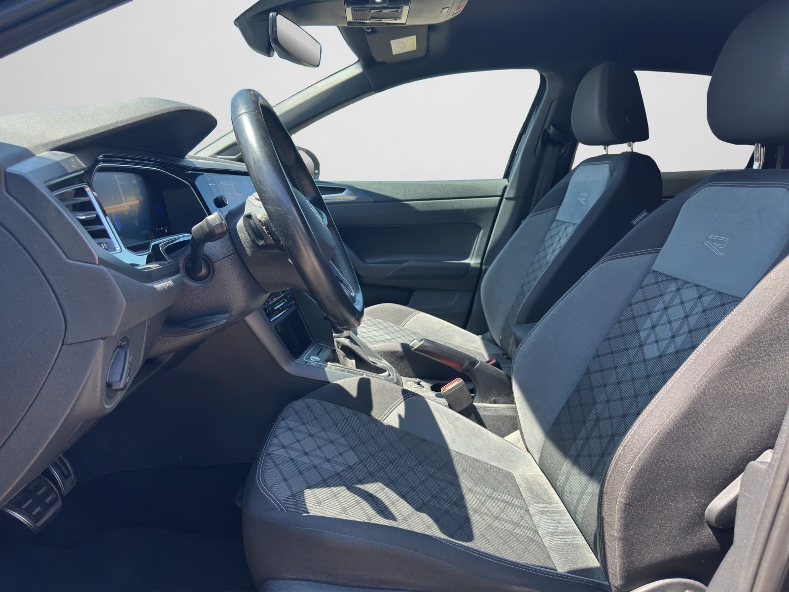 Volkswagen Taigo R-Line 1.5 TSI DSG - Samsaru's Car Outlet