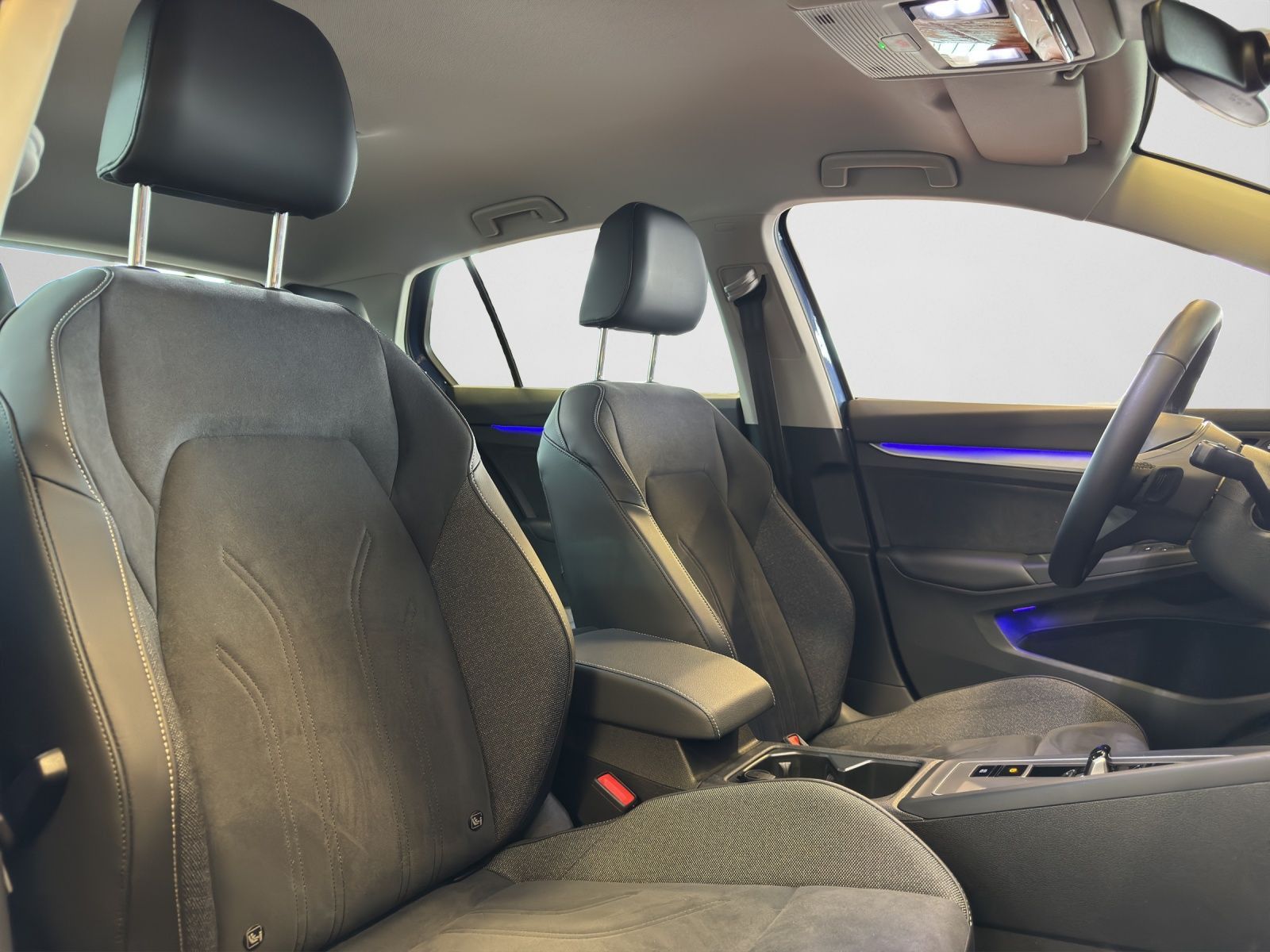 Volkswagen Golf VIII 1,5 eTSI DSG Life  *ergo*LED+*HuD*Side