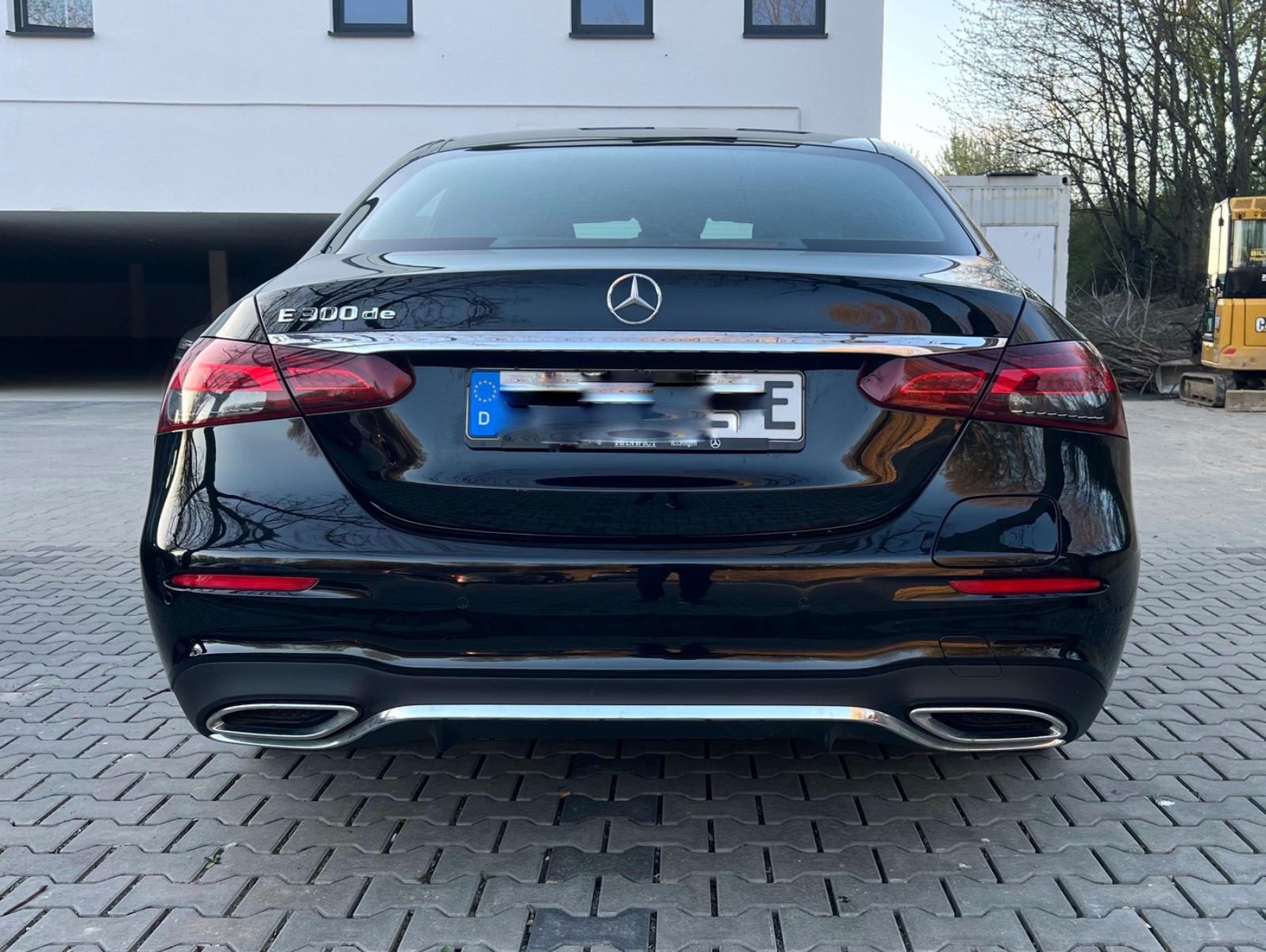 Mercedes-Benz E 300 de AMG - Samsaru's Car Outlet