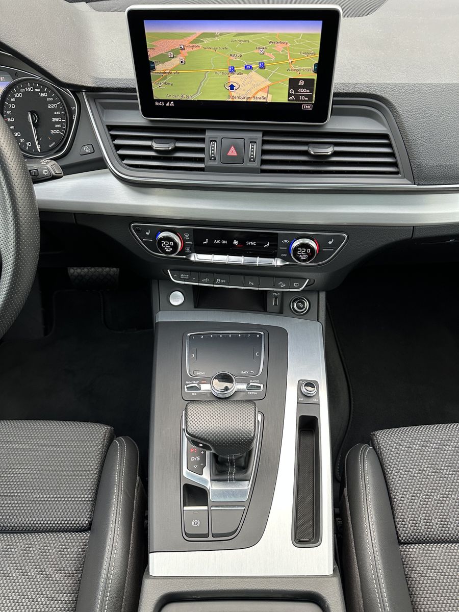 Audi Q5 55 TFSIe Qu S-Line NAV+LED+AHK+VCOCK+PANO+SHZ