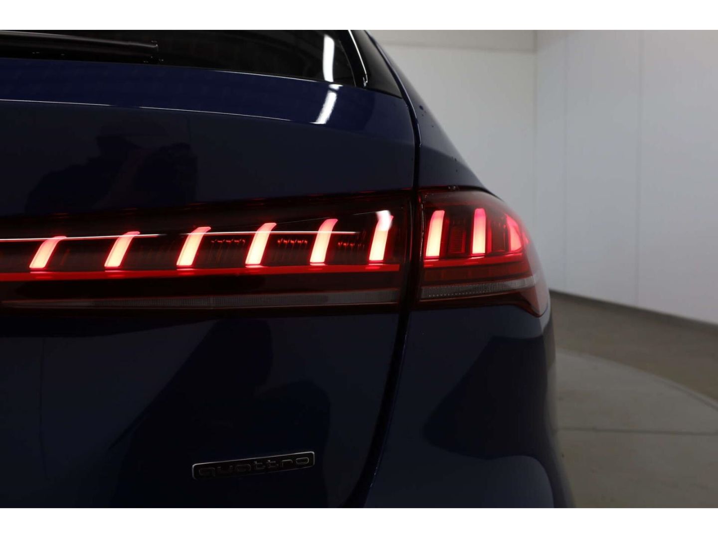 Audi A5 Avant e-hybrid quattro S line AHK/P-Dach/360